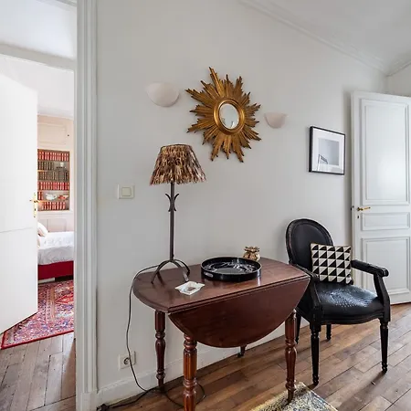 Champs Elysees I Vue Sur Tour Eiffel & Spacieux Appartement