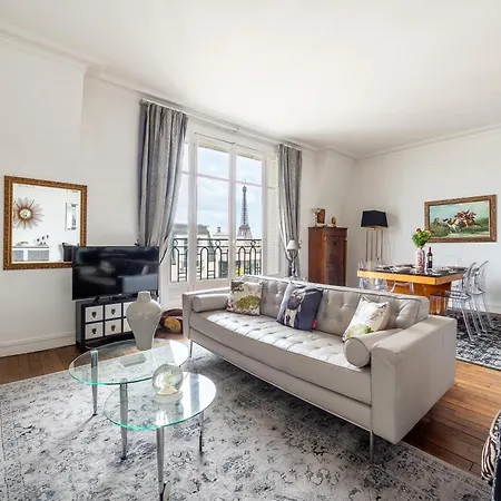 Apartment Champs Elysees I Vue Sur Tour Eiffel & Spacieux